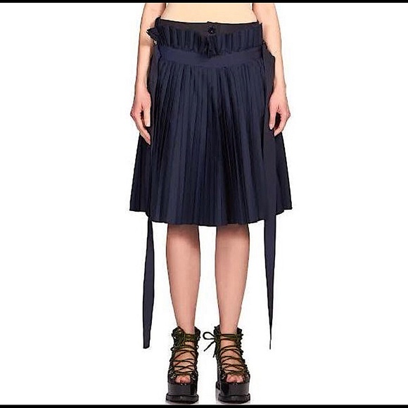 Sacai Poplin Pleated Culottes - Picture 4 of 11
